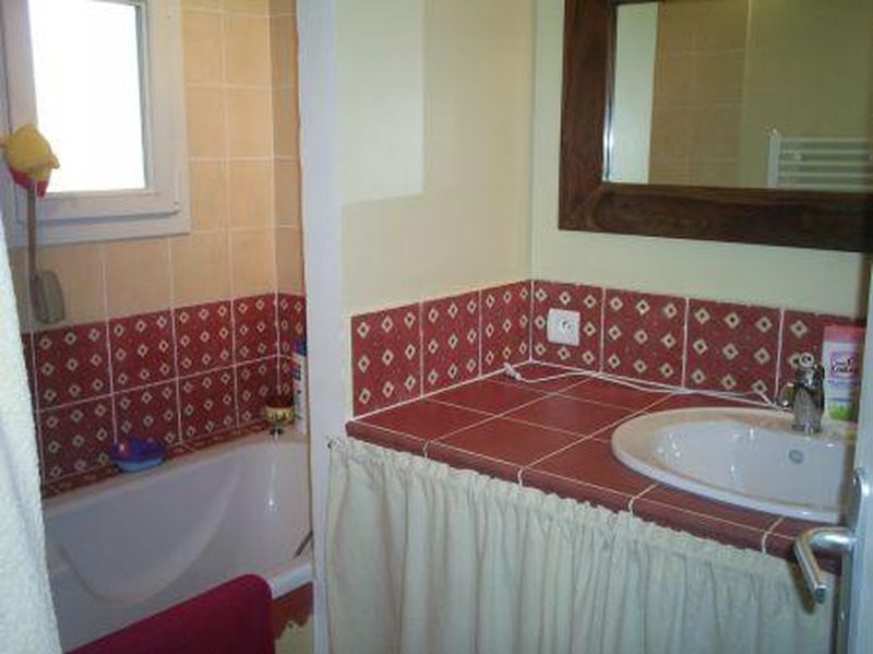 Vente    VITROLLES PINCHINADES BEAU T5 AVEC GRANDE TERRASSE FAIBLE CHARGES